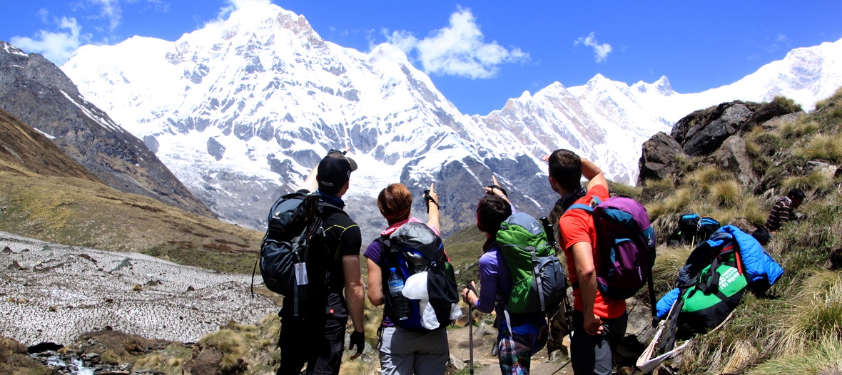 नेपाली अर्थतन्त्रको नयाँ ‘पावर हाउस’: ४ खर्बको आन्तरिक पर्यटन, घुमघाममा ‘जेनजी’ पुस्ताको दबदबा